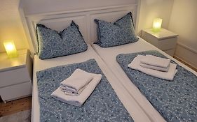 Urlaub Am Rhein, Ferienwohnung Mit Garten